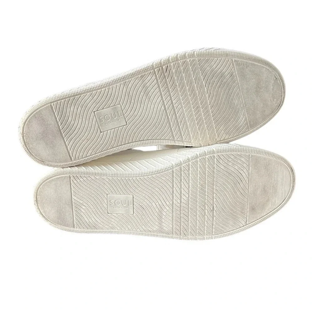 Soul Naturalizer‎ White Faux Leather Sneakers with Pink Accent Casual Everyday